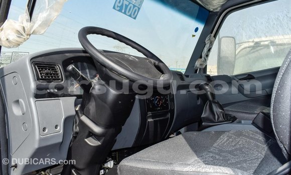 Acheter Import Voiture Mercedes-Benz 190 Blanc à Import - Dubai, Burkina-Faso Acheter Import Voiture Mercedes-Benz 190 Blanc à Import - Dubai, Burkina-Faso