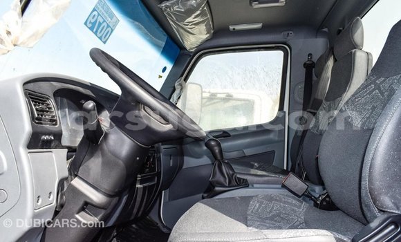 Acheter Import Voiture Mercedes-Benz 190 Blanc à Import - Dubai, Burkina-Faso Acheter Import Voiture Mercedes-Benz 190 Blanc à Import - Dubai, Burkina-Faso