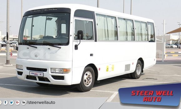 Acheter Import Utilitaire Nissan Evalia Blanc à Import - Dubai, Burkina-Faso