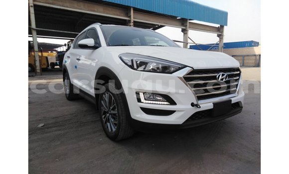 Sayi Imported Hyundai Tucson White Mota in Import - Dubai a Burkina Faso Sayi Imported Hyundai Tucson White Mota in Import - Dubai a Burkina Faso