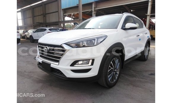 Sayi Imported Hyundai Tucson White Mota in Import - Dubai a Burkina Faso Sayi Imported Hyundai Tucson White Mota in Import - Dubai a Burkina Faso