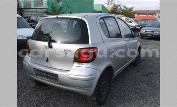 Acheter Occasion Voiture Toyota Yaris Gris à Ouagadougou, Burkina-Faso Acheter Occasion Voiture Toyota Yaris Gris à Ouagadougou, Burkina-Faso