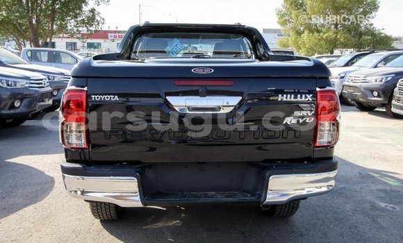 Sayi Imported Toyota Hilux Black Mota in Import - Dubai a Burkina Faso Sayi Imported Toyota Hilux Black Mota in Import - Dubai a Burkina Faso