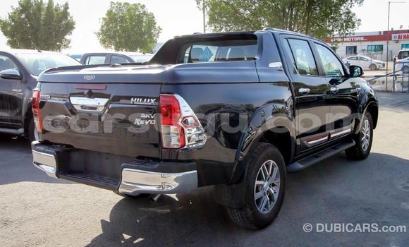 Sayi Imported Toyota Hilux Black Mota in Import - Dubai a Burkina Faso Sayi Imported Toyota Hilux Black Mota in Import - Dubai a Burkina Faso