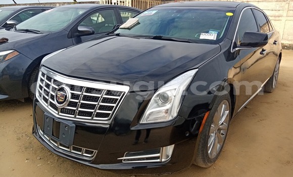 Sayi Na hannu Cadillac XTS Black Mota in Ouagadougou a Burkina Faso