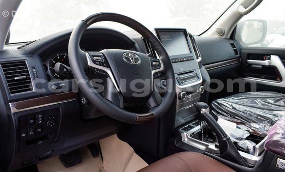 Buy Import Toyota Land Cruiser White Car in Import - Dubai in Burkina Faso Buy Import Toyota Land Cruiser White Car in Import - Dubai in Burkina Faso