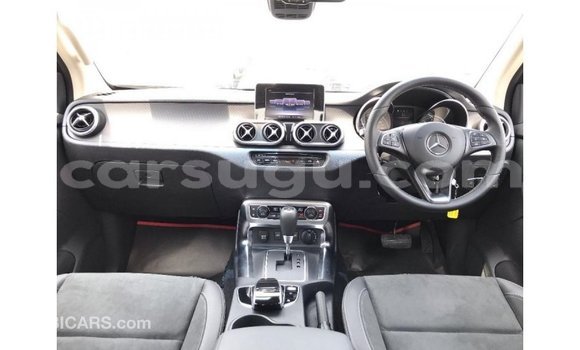 Sayi Imported Mercedes-Benz 250 Blue Mota in Import - Dubai a Burkina Faso Sayi Imported Mercedes-Benz 250 Blue Mota in Import - Dubai a Burkina Faso