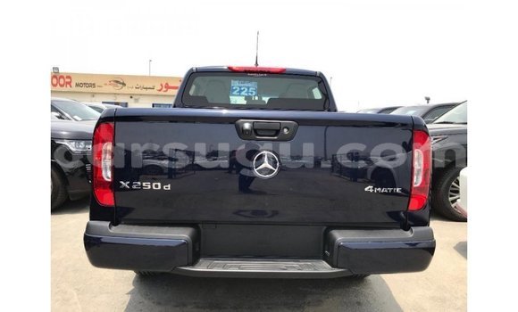 Sayi Imported Mercedes-Benz 250 Blue Mota in Import - Dubai a Burkina Faso Sayi Imported Mercedes-Benz 250 Blue Mota in Import - Dubai a Burkina Faso