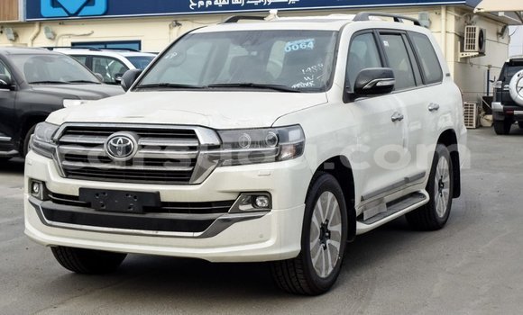 Buy Import Toyota Land Cruiser White Car in Import - Dubai in Burkina Faso Buy Import Toyota Land Cruiser White Car in Import - Dubai in Burkina Faso