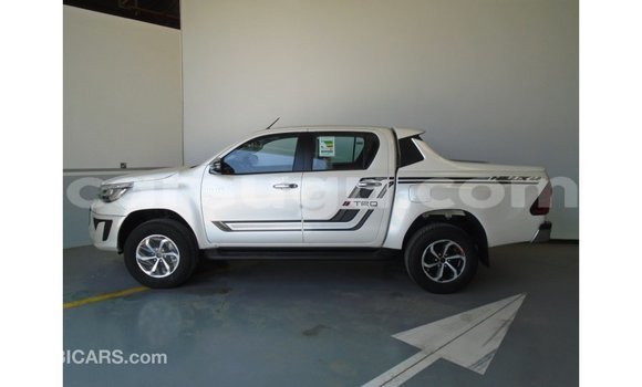 Buy Import Toyota Hilux White Car in Import - Dubai in Burkina Faso Buy Import Toyota Hilux White Car in Import - Dubai in Burkina Faso