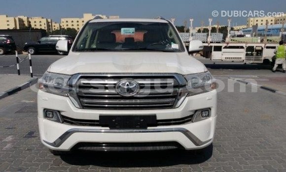 Buy Import Toyota Land Cruiser White Car in Import - Dubai in Burkina Faso Buy Import Toyota Land Cruiser White Car in Import - Dubai in Burkina Faso