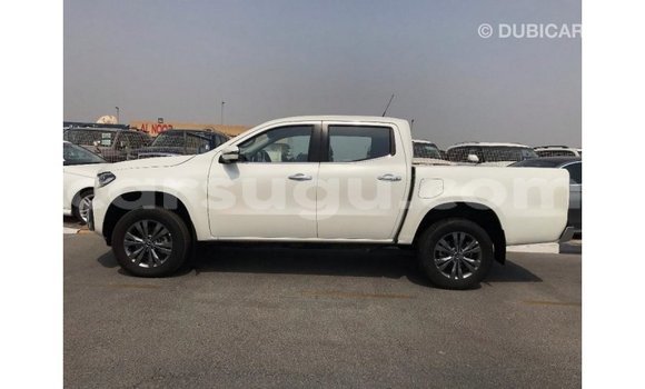 Sayi Imported Mercedes-Benz 250 White Mota in Import - Dubai a Burkina Faso Sayi Imported Mercedes-Benz 250 White Mota in Import - Dubai a Burkina Faso