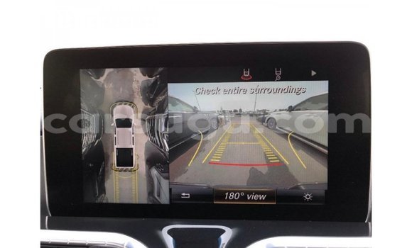 Sayi Imported Mercedes-Benz 250 White Mota in Import - Dubai a Burkina Faso Sayi Imported Mercedes-Benz 250 White Mota in Import - Dubai a Burkina Faso