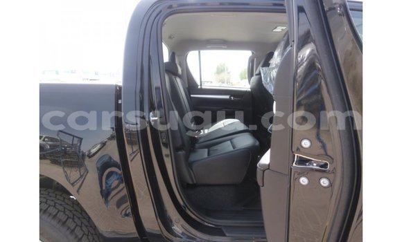 Acheter Import Voiture Toyota Hilux Noir à Import - Dubai, Burkina-Faso Acheter Import Voiture Toyota Hilux Noir à Import - Dubai, Burkina-Faso