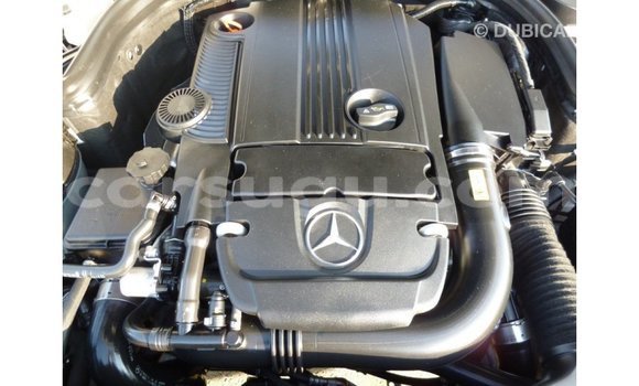 Sayi Imported Mercedes-Benz 200 White Mota in Import - Dubai a Burkina Faso Sayi Imported Mercedes-Benz 200 White Mota in Import - Dubai a Burkina Faso