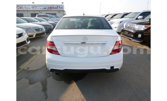 Sayi Imported Mercedes-Benz 200 White Mota in Import - Dubai a Burkina Faso Sayi Imported Mercedes-Benz 200 White Mota in Import - Dubai a Burkina Faso