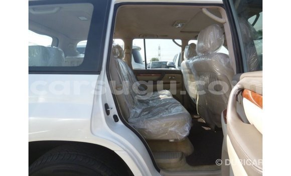 Sayi Imported Toyota Land Cruiser White Mota in Import - Dubai a Burkina Faso Sayi Imported Toyota Land Cruiser White Mota in Import - Dubai a Burkina Faso