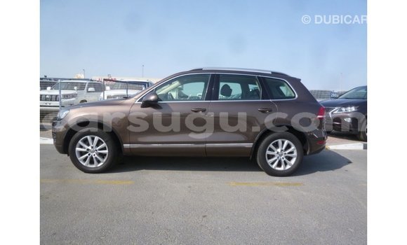 Sayi Imported Volkswagen Touareg Brown Mota in Import - Dubai a Burkina Faso Sayi Imported Volkswagen Touareg Brown Mota in Import - Dubai a Burkina Faso