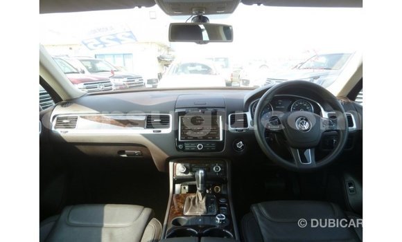 Sayi Imported Volkswagen Touareg Brown Mota in Import - Dubai a Burkina Faso Sayi Imported Volkswagen Touareg Brown Mota in Import - Dubai a Burkina Faso