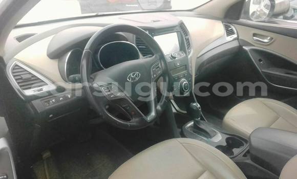 Acheter Neuf Voiture Hyundai Santa Fe Blanc à Ouagadougou, Burkina-Faso Acheter Neuf Voiture Hyundai Santa Fe Blanc à Ouagadougou, Burkina-Faso
