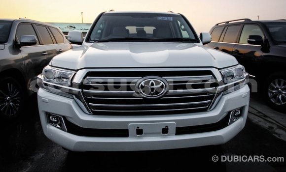 Sayi Imported Toyota Land Cruiser White Mota in Import - Dubai a Burkina Faso Sayi Imported Toyota Land Cruiser White Mota in Import - Dubai a Burkina Faso