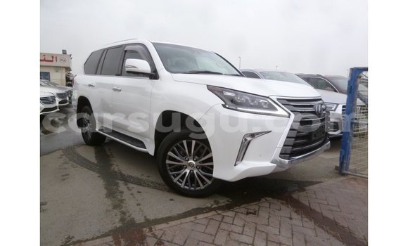Acheter Import Voiture Lexus LX Blanc à Import - Dubai, Burkina-Faso Acheter Import Voiture Lexus LX Blanc à Import - Dubai, Burkina-Faso