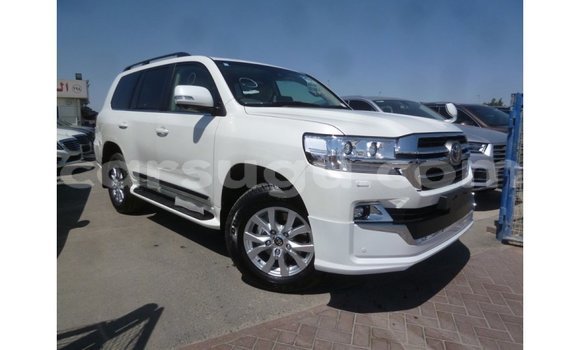 Sayi Imported Toyota Land Cruiser White Mota in Import - Dubai a Burkina Faso Sayi Imported Toyota Land Cruiser White Mota in Import - Dubai a Burkina Faso
