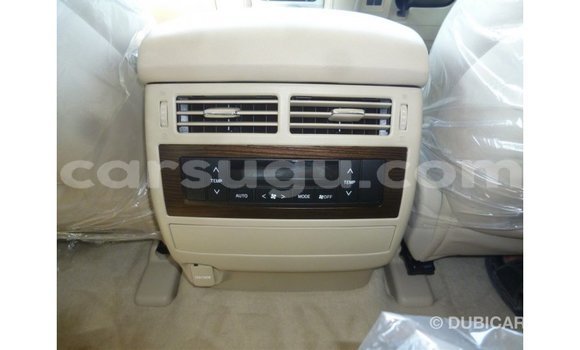 Sayi Imported Toyota Land Cruiser White Mota in Import - Dubai a Burkina Faso Sayi Imported Toyota Land Cruiser White Mota in Import - Dubai a Burkina Faso