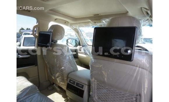 Sayi Imported Toyota Land Cruiser White Mota in Import - Dubai a Burkina Faso Sayi Imported Toyota Land Cruiser White Mota in Import - Dubai a Burkina Faso