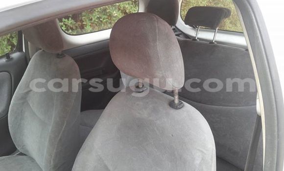 Sayi Na hannu Toyota Yaris White Mota in Ouagadougou a Burkina Faso Sayi Na hannu Toyota Yaris White Mota in Ouagadougou a Burkina Faso