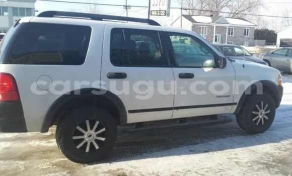 Acheter Occasion Voiture Ford Explorer Blanc à Ouagadougou, Burkina-Faso