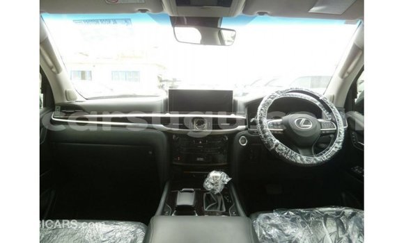 Sayi Imported Lexus LX White Mota in Import - Dubai a Burkina Faso Sayi Imported Lexus LX White Mota in Import - Dubai a Burkina Faso
