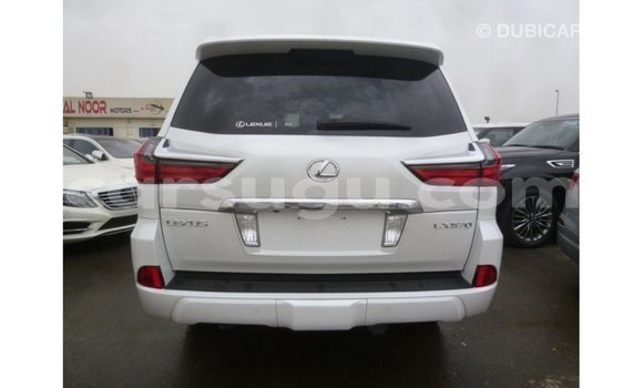 Sayi Imported Lexus LX White Mota in Import - Dubai a Burkina Faso Sayi Imported Lexus LX White Mota in Import - Dubai a Burkina Faso