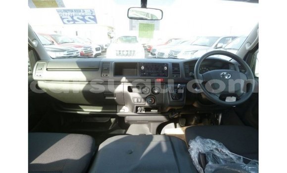 Sayi Imported Toyota Hiace White Mota in Import - Dubai a Burkina Faso Sayi Imported Toyota Hiace White Mota in Import - Dubai a Burkina Faso