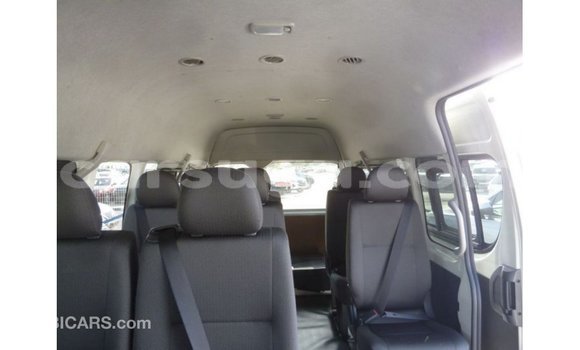 Sayi Imported Toyota Hiace White Mota in Import - Dubai a Burkina Faso Sayi Imported Toyota Hiace White Mota in Import - Dubai a Burkina Faso