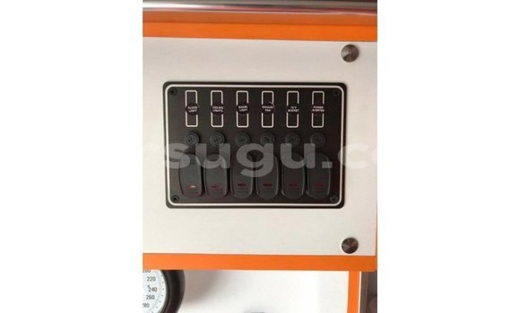 Acheter Import Voiture Toyota Hiace Blanc à Import - Dubai, Burkina-Faso Acheter Import Voiture Toyota Hiace Blanc à Import - Dubai, Burkina-Faso