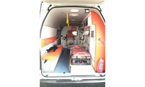 Sayi Imported Toyota Hiace White Mota in Import - Dubai a Burkina Faso Sayi Imported Toyota Hiace White Mota in Import - Dubai a Burkina Faso