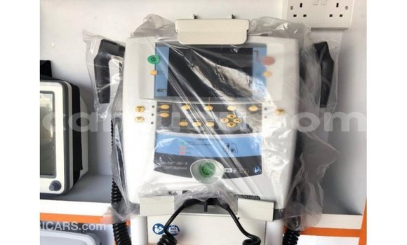 Sayi Imported Toyota Hiace White Mota in Import - Dubai a Burkina Faso Sayi Imported Toyota Hiace White Mota in Import - Dubai a Burkina Faso