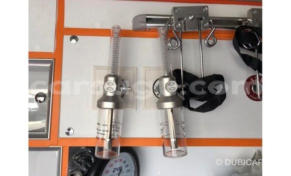 Sayi Imported Toyota Hiace White Mota in Import - Dubai a Burkina Faso Sayi Imported Toyota Hiace White Mota in Import - Dubai a Burkina Faso