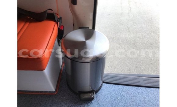 Sayi Imported Toyota Hiace White Mota in Import - Dubai a Burkina Faso Sayi Imported Toyota Hiace White Mota in Import - Dubai a Burkina Faso