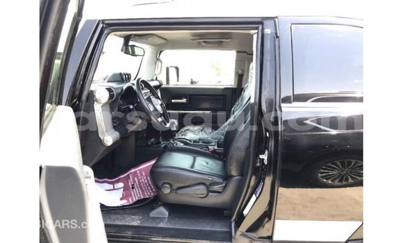 Acheter Import Voiture Toyota FJ Cruiser Noir à Import - Dubai, Burkina-Faso Acheter Import Voiture Toyota FJ Cruiser Noir à Import - Dubai, Burkina-Faso