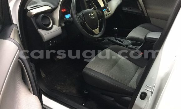 Acheter Occasion Voiture Toyota RAV4 Blanc à Ouagadougou, Burkina-Faso Acheter Occasion Voiture Toyota RAV4 Blanc à Ouagadougou, Burkina-Faso