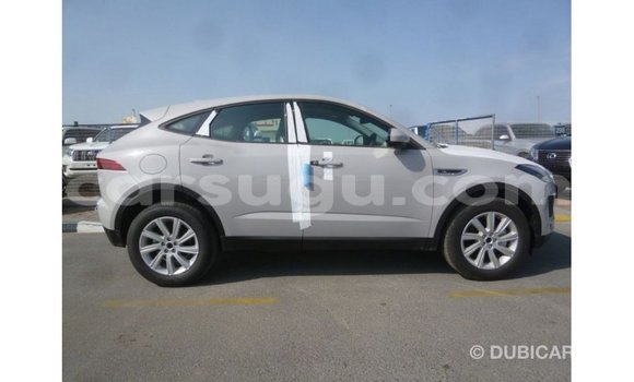 Sayi Imported Jaguar E-Pace White Mota in Import - Dubai a Burkina Faso Sayi Imported Jaguar E-Pace White Mota in Import - Dubai a Burkina Faso