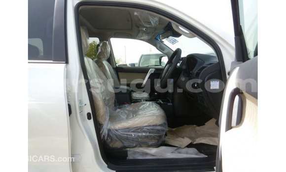 Acheter Import Voiture Toyota Prado Blanc à Import - Dubai, Burkina-Faso Acheter Import Voiture Toyota Prado Blanc à Import - Dubai, Burkina-Faso