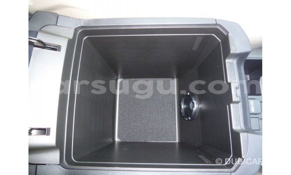 Acheter Import Voiture Toyota Prado Blanc à Import - Dubai, Burkina-Faso Acheter Import Voiture Toyota Prado Blanc à Import - Dubai, Burkina-Faso