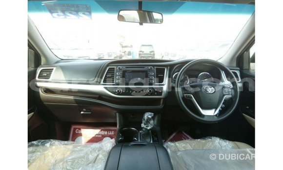 Sayi Imported Toyota Kluger White Mota in Import - Dubai a Burkina Faso Sayi Imported Toyota Kluger White Mota in Import - Dubai a Burkina Faso