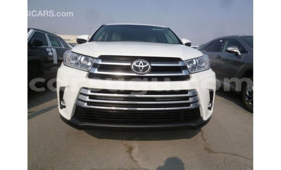 Sayi Imported Toyota Kluger White Mota in Import - Dubai a Burkina Faso Sayi Imported Toyota Kluger White Mota in Import - Dubai a Burkina Faso