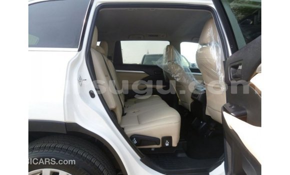 Sayi Imported Toyota Kluger White Mota in Import - Dubai a Burkina Faso Sayi Imported Toyota Kluger White Mota in Import - Dubai a Burkina Faso