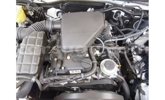 Acheter Import Voiture Toyota Prado Blanc à Import - Dubai, Burkina-Faso Acheter Import Voiture Toyota Prado Blanc à Import - Dubai, Burkina-Faso