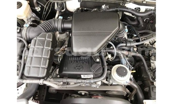 Sayi Imported Toyota Prado White Mota in Import - Dubai a Burkina Faso Sayi Imported Toyota Prado White Mota in Import - Dubai a Burkina Faso